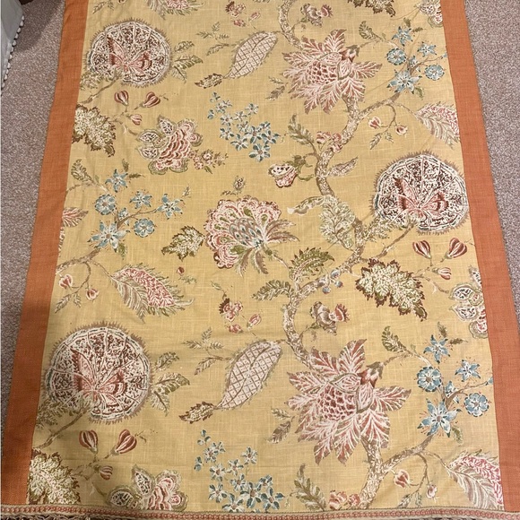 Pair of hand made lined Roman shades - Picture 3 of 5